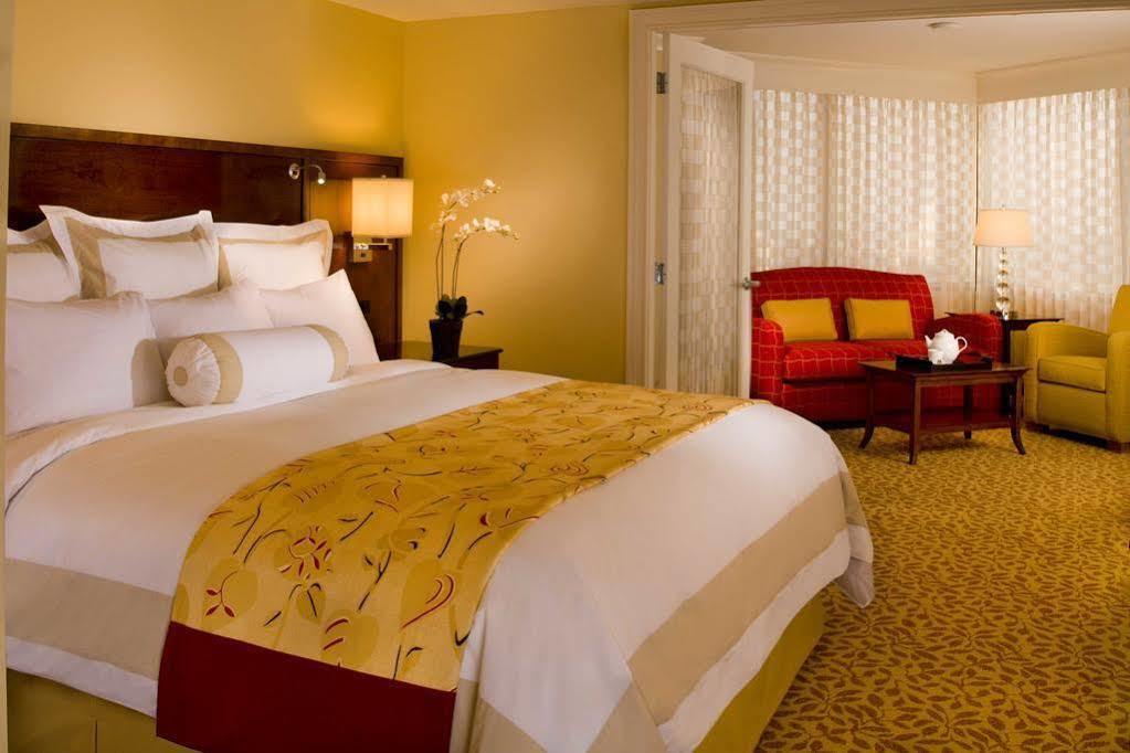 New Orleans Marriott Metairie At Lakeway Esterno foto